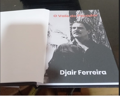 Djair dedica-se ao desenvolvimento de novos projetos autorais, conciliando produção literária, musical e atividades culturais. (Crédito: Divulgação)