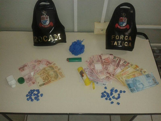 Força Tática e Rocam detêm suspeitos com pedras de crack