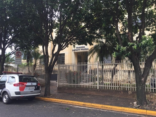 A ocorrência foi registrada no Primeiro Distrito Policial de Votuporanga (Foto: Érika Chausson/A Cidade)