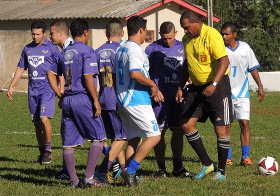 Sem Alvinegra, futebol amador ganha espaço