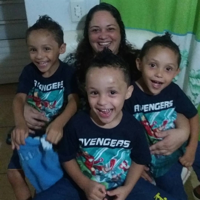 Ana Paula Faria faleceu por complicações da Covid-19 e deixou órfãos seus trigêmeos  (Foto: Arquivo pessoal) 