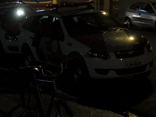 Polícia Militar apreende jovens por tentativa de homicídio