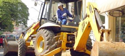 Rua Amazonas começa a receber guias e sarjetas