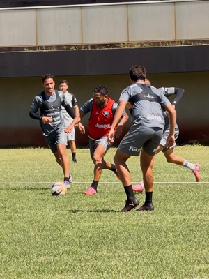 Time treina hoje e amanhã na Arena Plínio Marin, e na parte da tarde viaja para São Paulo  Foto: CAV