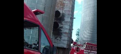 Incêndio atinge silo graneleiro em Álvares Florence 