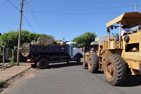 Moradores apontam atraso em recolhimento de lixo