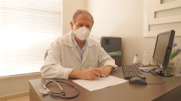 O médico cardiologista Dr. José Antonio Chinelato, do SanSaúde de Votuporanga, esclareceu tudo sobre o infarto (Foto: Divulgação)