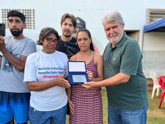 Estiveram em campo equipes de futebol amador de Votuporanga e região durante a 1ª Copa Adevair Bernardino (Foto: Prefeitura de Votuporanga)