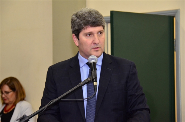 Prefeito afirma que vai lutar por consenso político