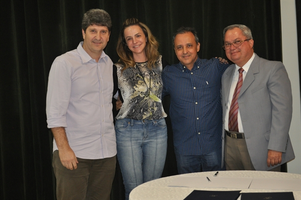 Documentos que viabilizam o internato são assinados 