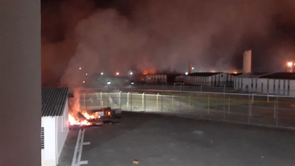 Detentos fazem rebelião no Pemano em Tremembé; bombeiros foram acionados para apagar incêndio em colchões  (Foto: Arquivo pessoal)