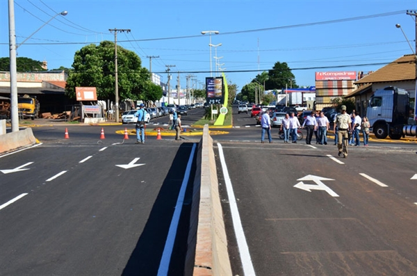 Novo viaduto desafoga em 20% a avenida Brasil