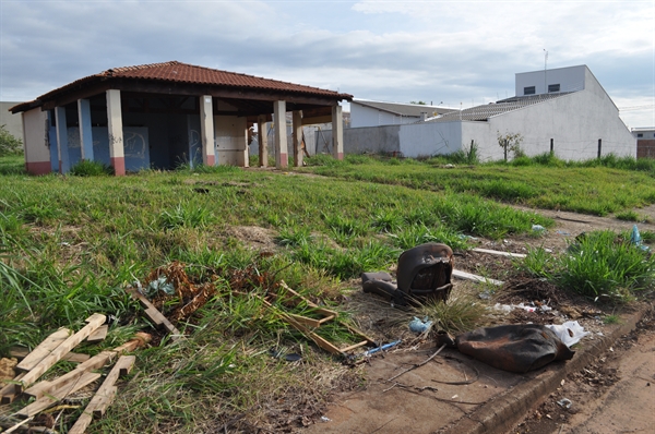 Centro Comunitário vira alvo de vândalos 