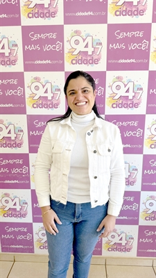 A vereadora Natielle Gama apresenta os números dos atendimentos médicos realizados na saúde pública. Essa é uma de suas principais bandeiras como pré-candidata a deputada federal. (Foto: A Cidade)