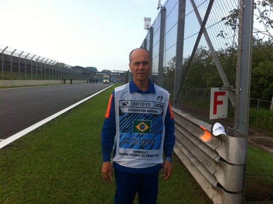 Em Interlagos: o votuporanguense Fernando Oliveira Picerne trabalha pela sétima vez no GP Brasil de F1 (Foto: Arquivo pessoal)