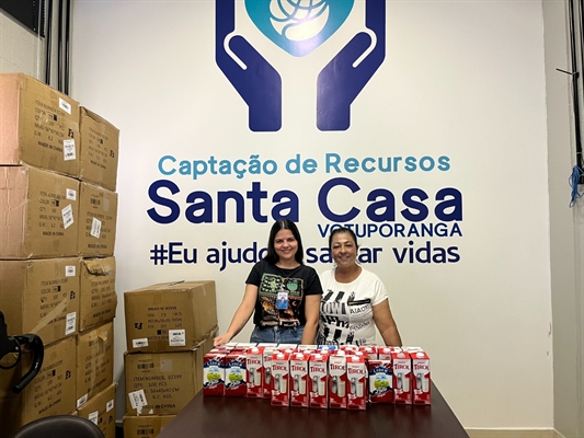 Maria Lima fez a doação para a Santa Casa de Votuporanga  (Foto: Santa Casa)