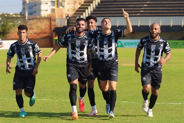 Votuporanguense inicia neste sábado a busca por uma vaga na semifinal (Foto: Rafa Bento/CAV)