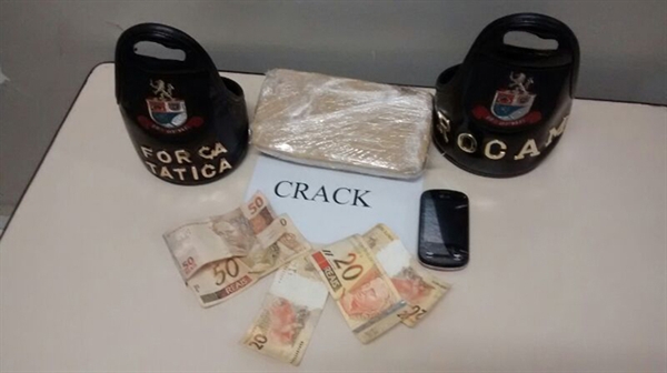 Polícia Militar apreende 1 quilo de crack e prende duas pessoas