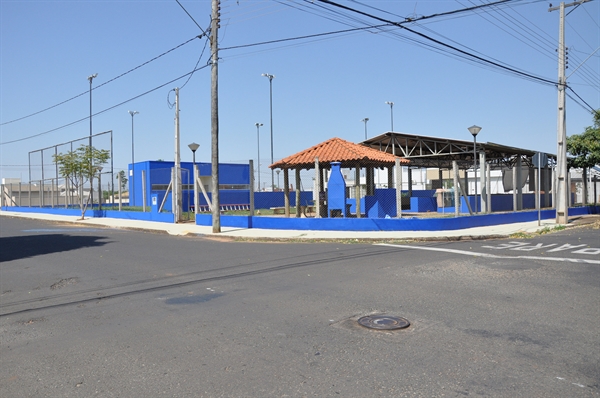 Prefeitura revitaliza praça de esportes na Paschoalino Pedrazzoli