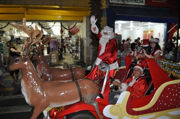 ACV anuncia horário especial de abertura neste sábado e chegada do Papai Noel