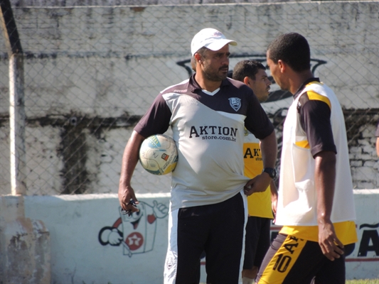 Marcelo Henrique é o técnico do CAV na Série A2