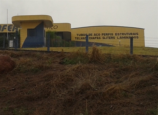 Indústria metalúrgica de Valentim Gentil foi alvo de criminosos na madrugada de ontem