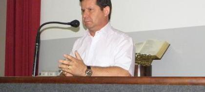 Chino apresenta balanço e anuncia saída da Prefeitura