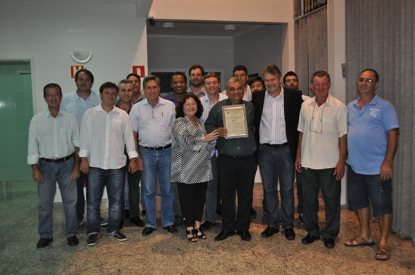 Câmara faz homenagem à empresa Arad Distribuidora e Aradsat