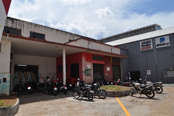 Ainda não existe previsão para o Poupatempo da cidade mudar para o seu novo espaço (Foto: Gabriele Reginaldo/A Cidade)