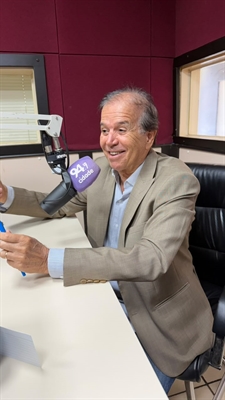 Edinho Araújo esteve ontem nos estúdios da rádio Cidade 94,7 FM (Foto: A Cidade)