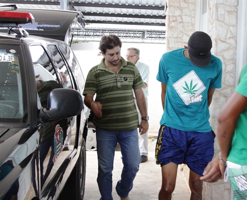 Dise realiza operações e duas pessoas são presas