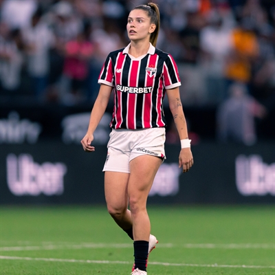 Carolini Torresilha Monteiro Gil, a Carol Gil, está com a Seleção Brasileira que joga hoje contra a Argentina  Foto: Instagram Carol Gil
