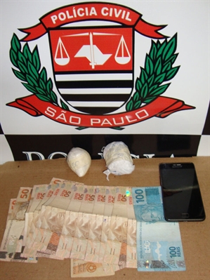 Dise prende homem com 100 gramas de cocaína