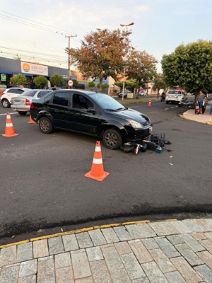 Acidente entre carro e scooter elétrica deixa mulher ferida em Votuporanga (Foto: A Cidade)