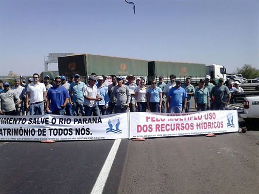 Depois de fechamento da rodoferroviária, governo agenda reunião com pescadores