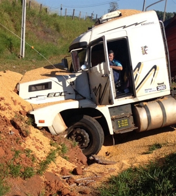 Policial de Fernandópolis morre em acidente na rodovia SP-310