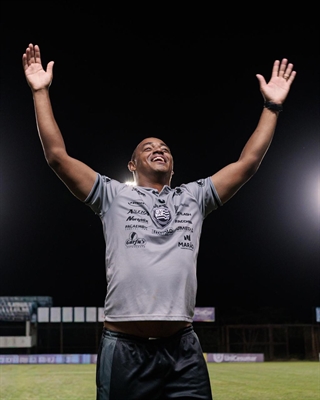 Marcus Viola, técnico do Clube Atlético Votuporanguense, comemora a classificação para a semifinal  Foto: Rapha Marques