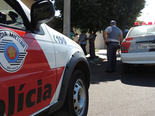 Corpo de Leandro foi encontrado caído em calçada