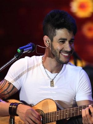 Gusttavo Lima quebra o silêncio no Facebook e nega que irá parar de cantar