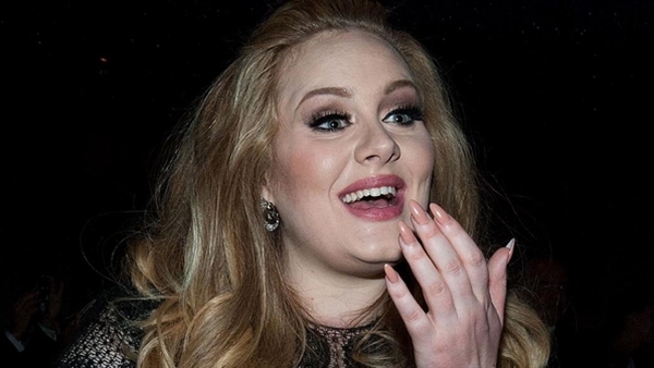 Adele lidera lista de jovens músicos mais ricos