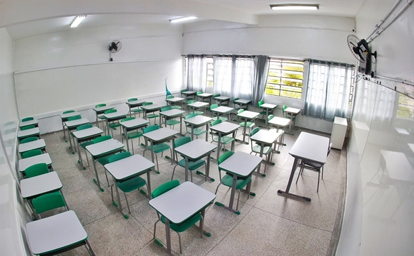 Pais querem voltar para as aulas remotas, como nos tempos de pandemia, até que a segurança nas escolas seja garantida (Foto: Divulgação)