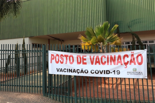 O objetivo da ação, segundo a Prefeitura é oferecer mais uma oportunidade para que as pessoas que trabalham ao longo da semana possam se imunizar ou levar seus filhos para receberem a vacina (Foto: Prefeitura de Votuporanga)
