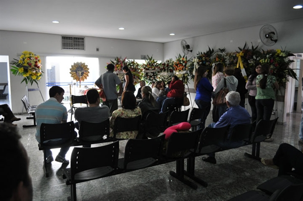 Amigos dão adeus ao cantor Dombar