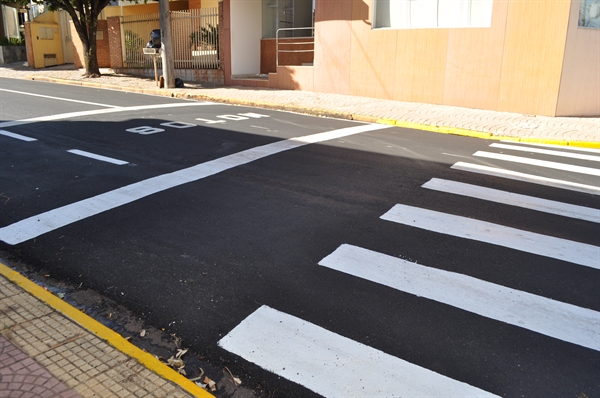 O projeto já existe em outras cidades e visa oferecer mais segurança aos condutores e pedestres (Foto: Érica Chausson/A Cidade)