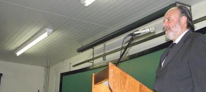 Desembargador prega fim de divinização do Judiciário