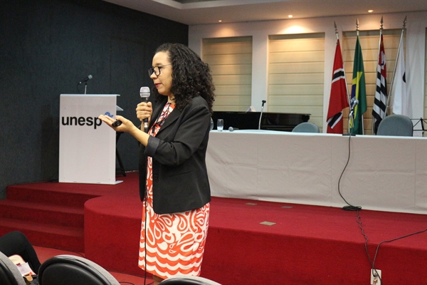 Mônica Abrantes Galindo e Demécio Rodrigo da Silva farão uma palestra hoje em Votuporanga sobre a luta contra o racismo (Foto: Divulgação)