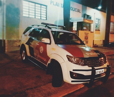 O menor foi apreendido pela Polícia Militar de Votuporanga na madrugada desta quarta-feira (28) (Foto: Divulgação/Polícia Militar)