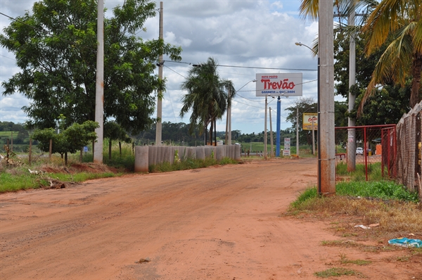 Prefeitura começa limpeza na marginal do Trevão 
