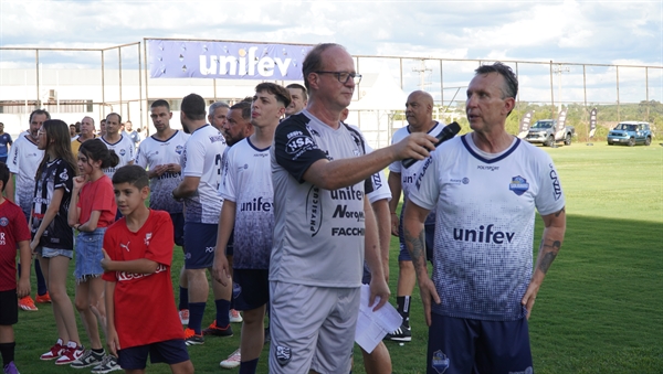 Votuporanga se une em gesto de solidariedade e arrecada mais de mil litros de leite no 1º Futebol Solidário (Foto: Comunicação e Marketing Unifev)