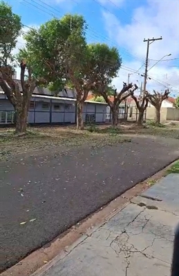 Máquinas e trabalhadores da Administração estiveram no local e fizeram um verdadeiro limpa (Vídeo: A Cidade)